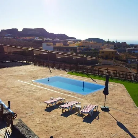 Casa rural con piscina privada, BBQ, vista a océano en Tenerife Sur Hébergement de vacances *