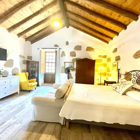Casa rural con piscina privada, BBQ, vista a océano en Tenerife Sur Hébergement de vacances *