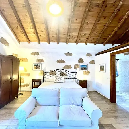 Hébergement de vacances Casa rural con piscina privada, BBQ, vista a océano en Tenerife Sur *
