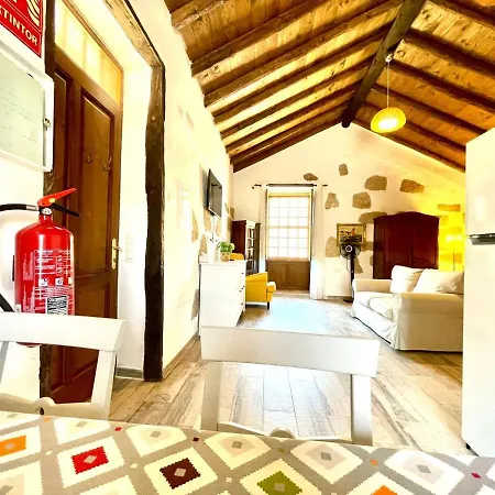Casa rural con piscina privada, BBQ, vista a océano en Tenerife Sur Hébergement de vacances