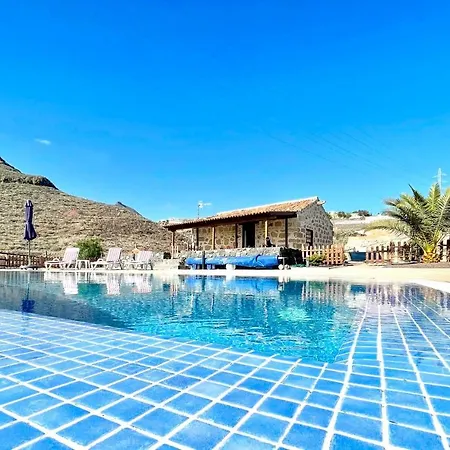 Casa rural con piscina privada, BBQ, vista a océano en Tenerife Sur *