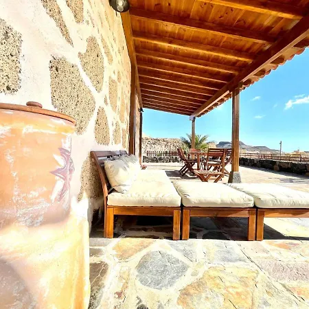 Casa rural con piscina privada, BBQ, vista a océano en Tenerife Sur Hébergement de vacances *