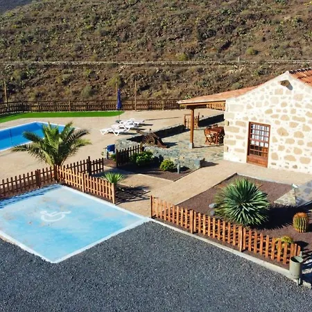 Hébergement de vacances Casa rural con piscina privada, BBQ, vista a océano en Tenerife Sur *